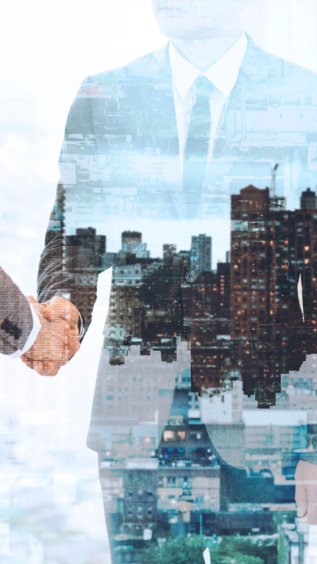 Doble exposición de un apretón de manos y una ciudad